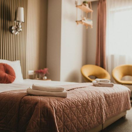 שייראדז Hotel Wroblewscy מראה חיצוני תמונה