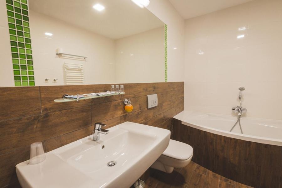 שייראדז Hotel Wroblewscy מראה חיצוני תמונה
